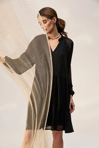 Gładka sukienka z falbanami